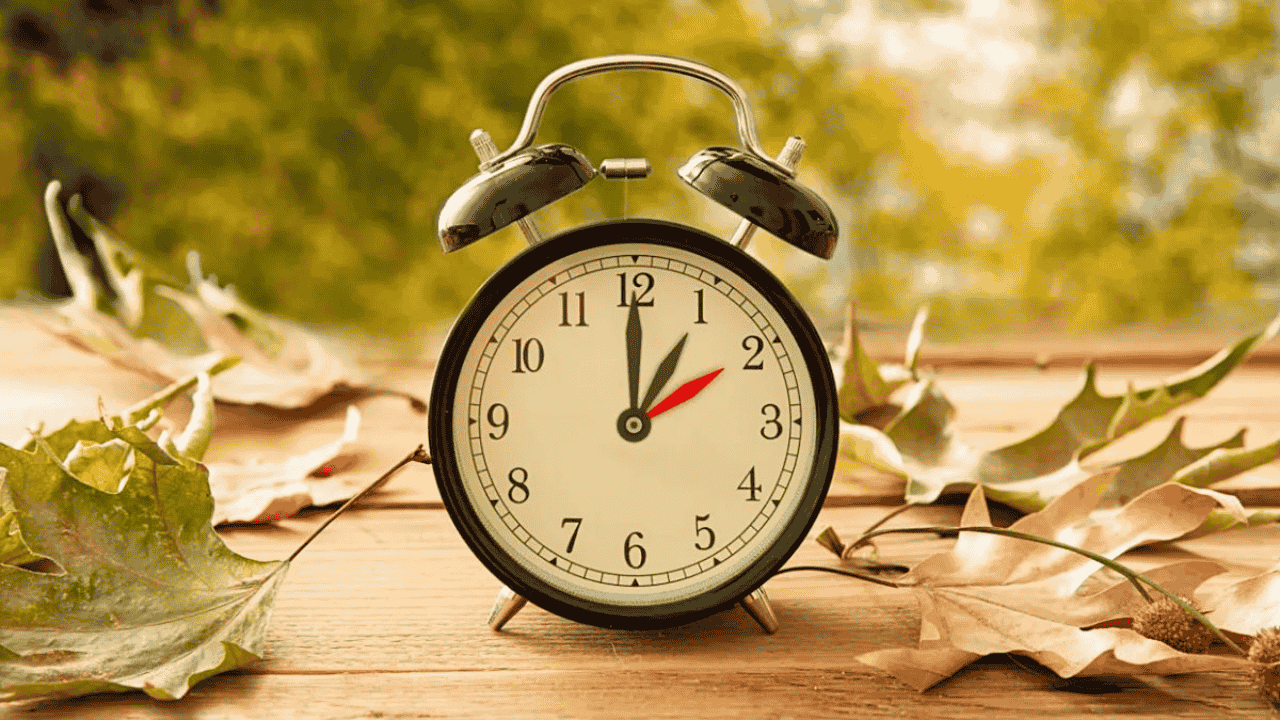 Daylight Saving Time – Clocks to Fall Back Earlier Than Usual This Year